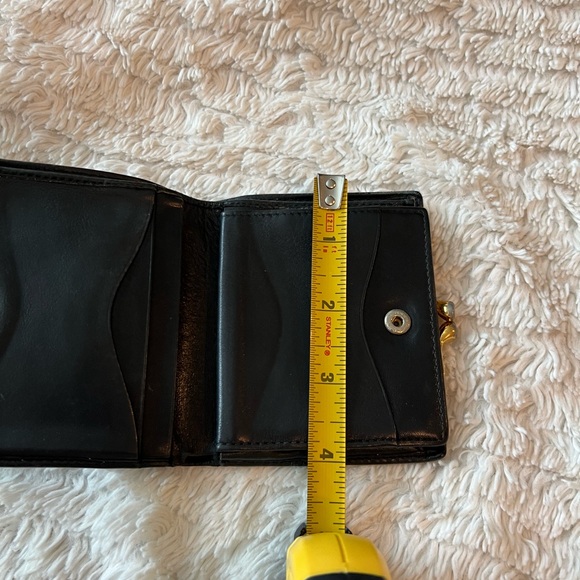 Gucci Supple Black Leather Bi-fold Horseshoe Kisslock - Picture 12 of 14